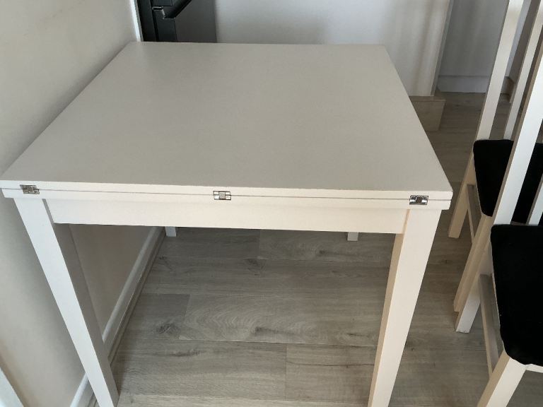 French Chic Painted Extendable Dining Table with 2 Chairs