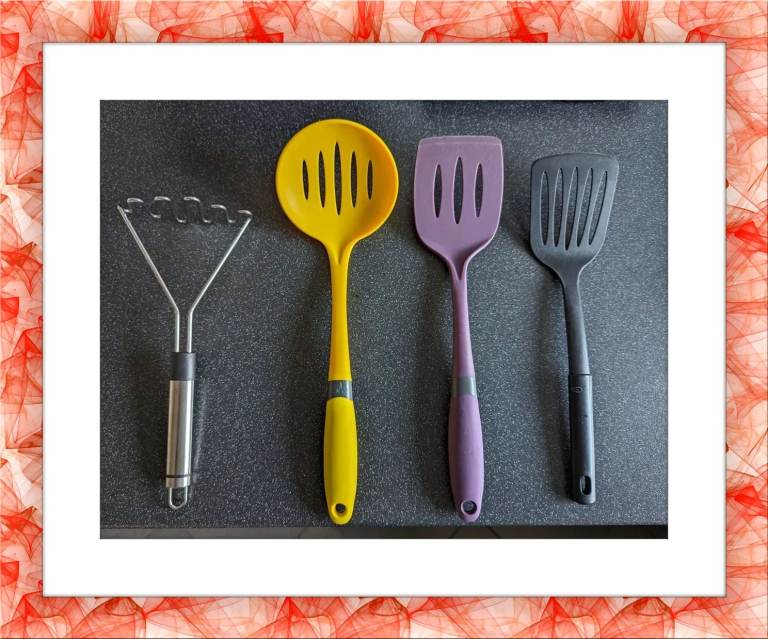 4 piece kitchen utensils - used but in good condition