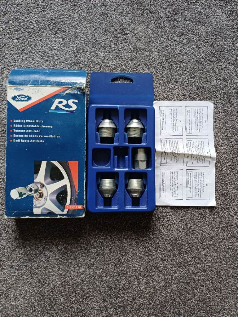 Locking wheel nuts