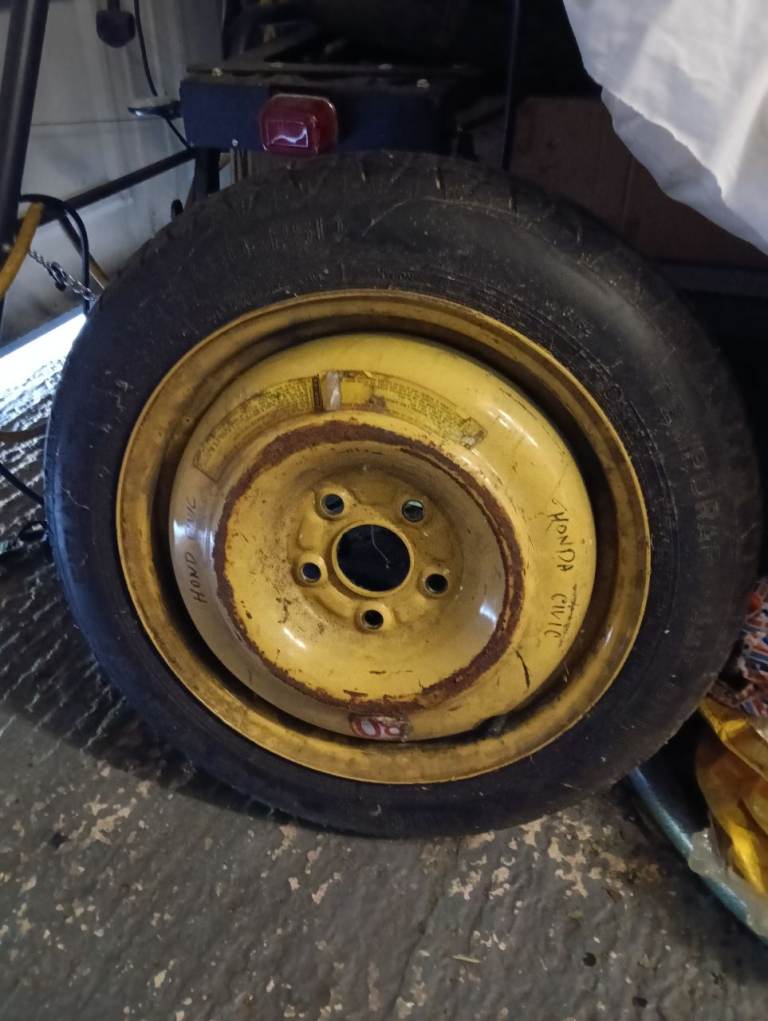 Ford  focus or similar 5 stud  brand new wheel tyre  inflated 