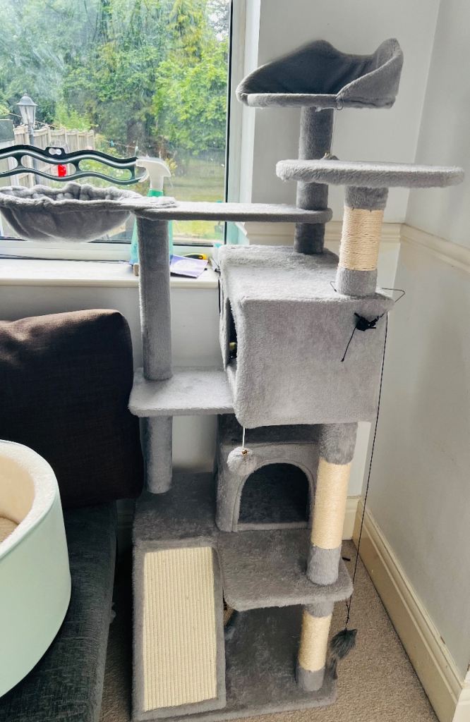 Costoffs Multi-Level Cat Tree – As New – Fully Assembled