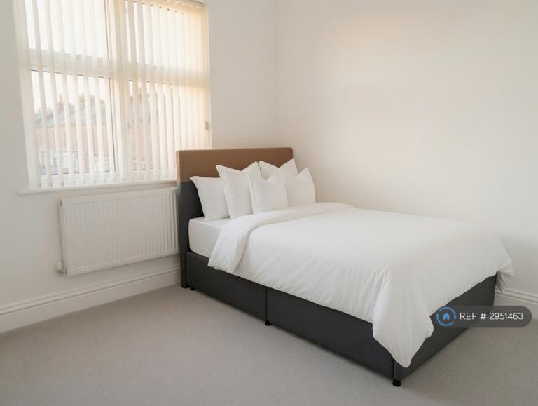 1 bedroom in Kirkman Avenue, Manchester, M30 (#2951463)