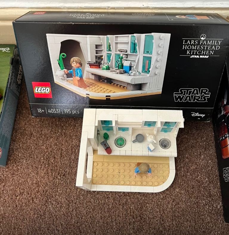 LEGO Star Wars Lars Family Homestead Kitchen - Brand New