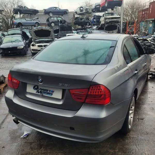 BMW 3 Series E90 LCI 318i SE 2010 Automatic N43 Engine breaking for parts