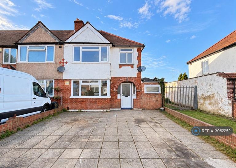 4 bedroom house in Selan Gardens, Hayes, UB4 (4 bed) (#3062252)