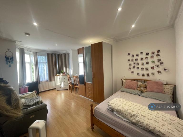 Studio flat in Butler Road, Harrow, HA1 (#3042577)