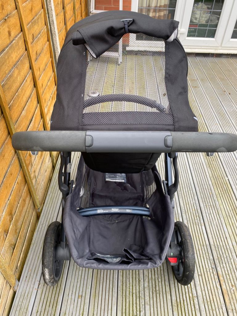 Uppababy vista pushchair, carrycot included