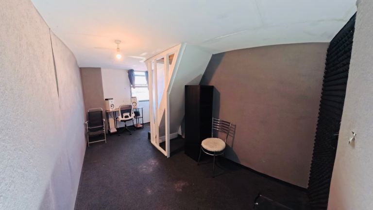 Live/Work Studio to Rent Hackney Sound Proof - Two Floors, Bills Included