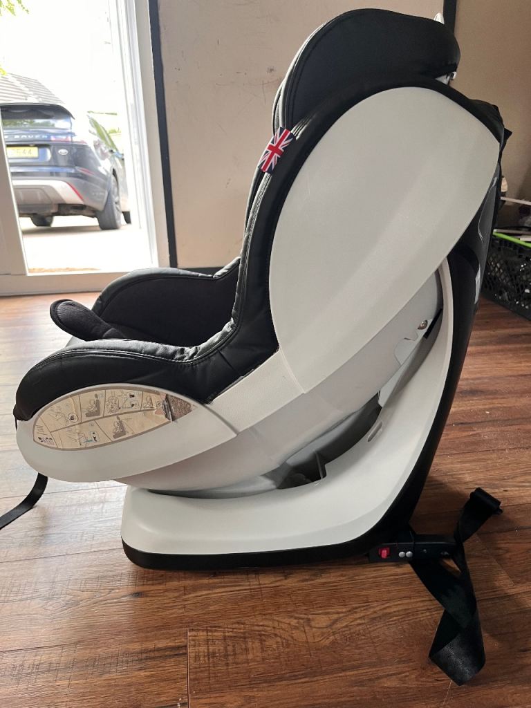 Car seat cosy n safe 