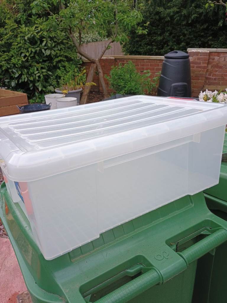 Plastic Crate holds 43l