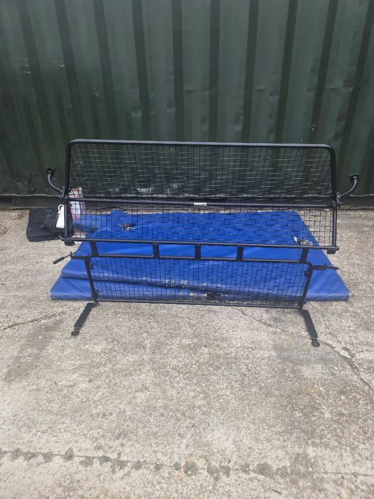 Land rover discovery 3 and 4 genuine dog guard