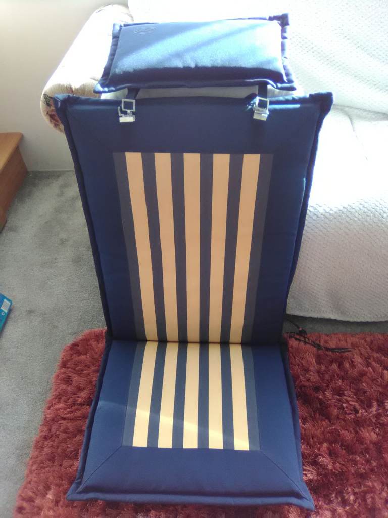 2 X BNWT PADDED SUN LOUNGER COVERS WITH HEAD REST