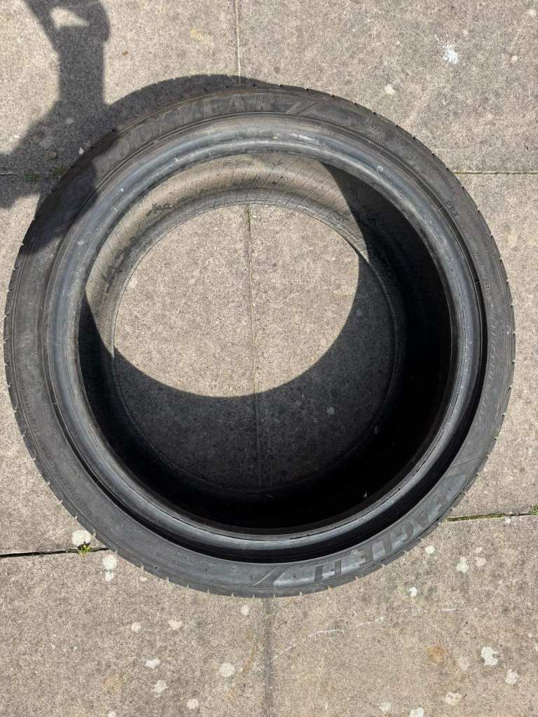 Good year eagle f1 tyre 235 40 18 good thread 6mm approx