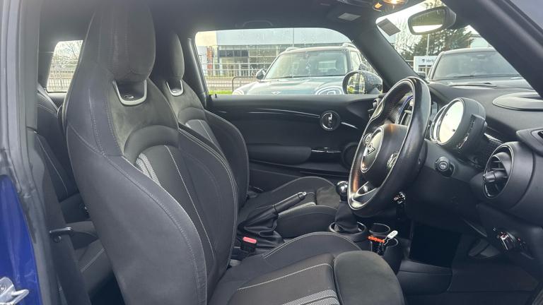 2019 MINI Hatch 2.0 Cooper S Sport II 3dr Petrol Hatchback Hatchback Petrol Manual