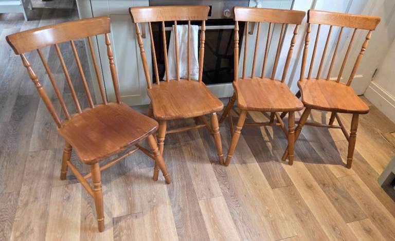 Set of 4 solid wood farmhouse country kitchen dining chairs 