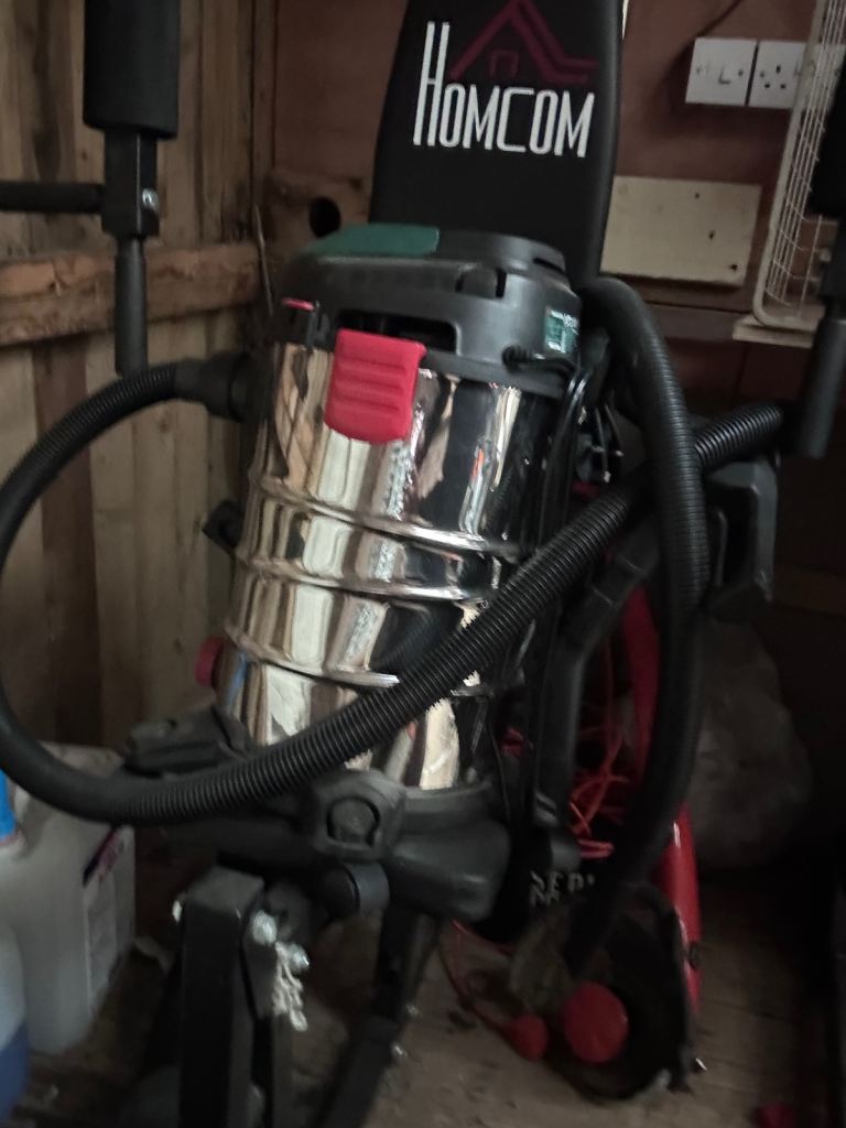 Wet dry vacuum cleaner 