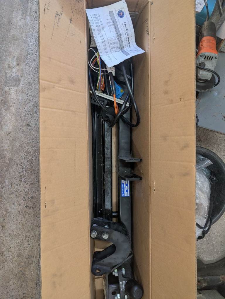 S212 Mercedes E class tow bar & dedicated electrics
