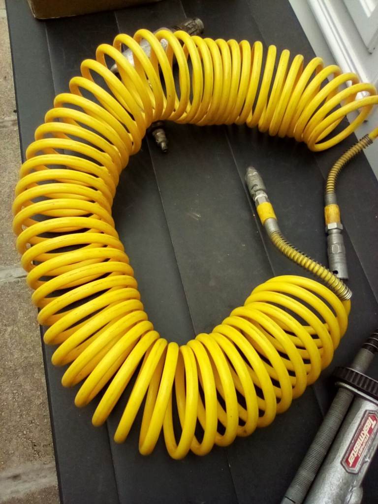 Tyre pressure guage air line