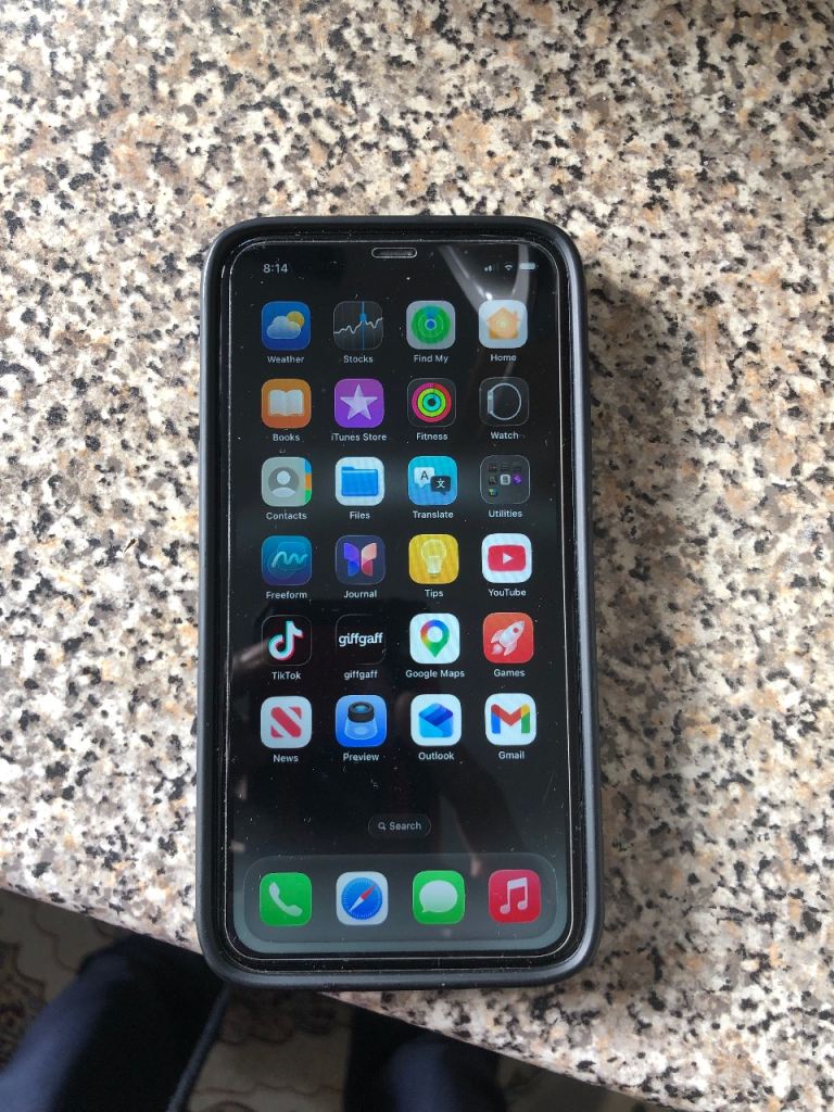 Quick sale iPhone 11 128gb unlocked great condition 