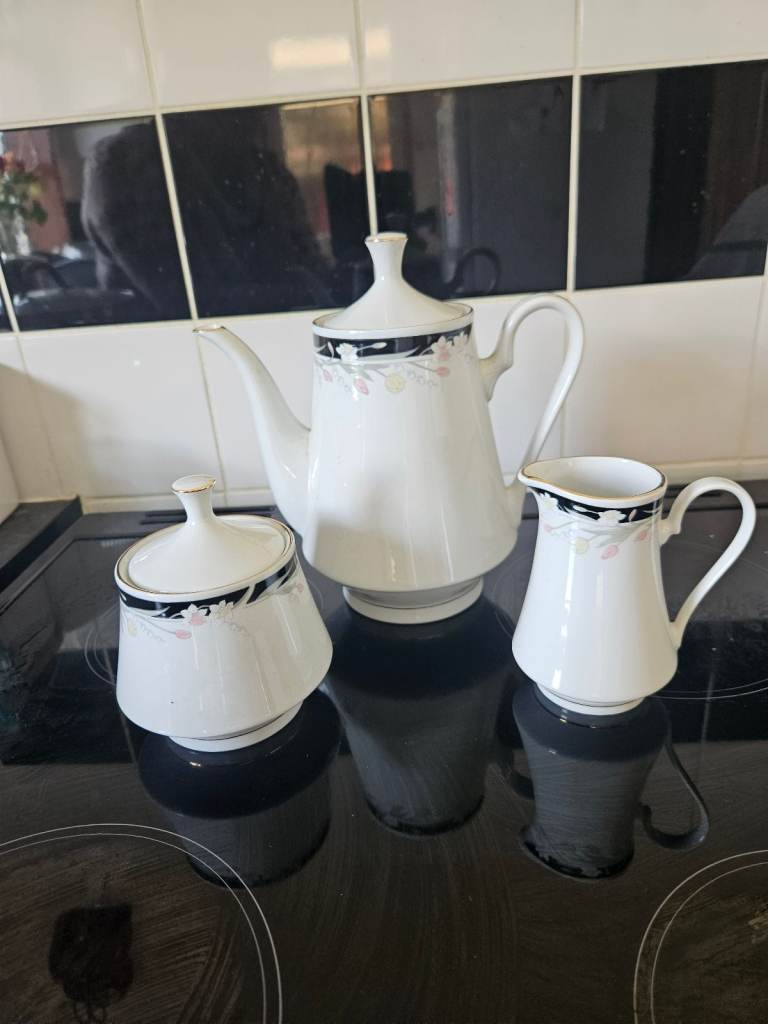 brand new crown ming coffee pot. sugar &cream set