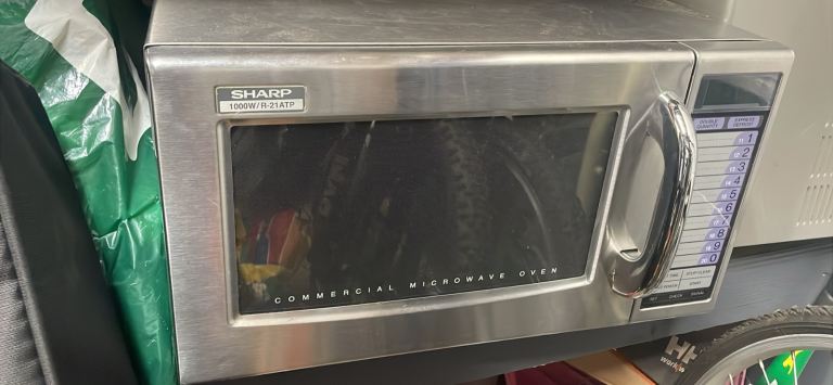 Sharp 1000W commercial microwave oven