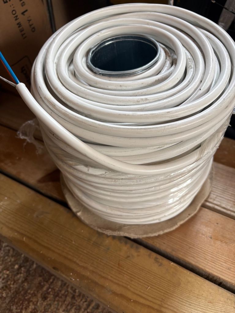  Drum of Fp200 100 meters cable 2.5  3core