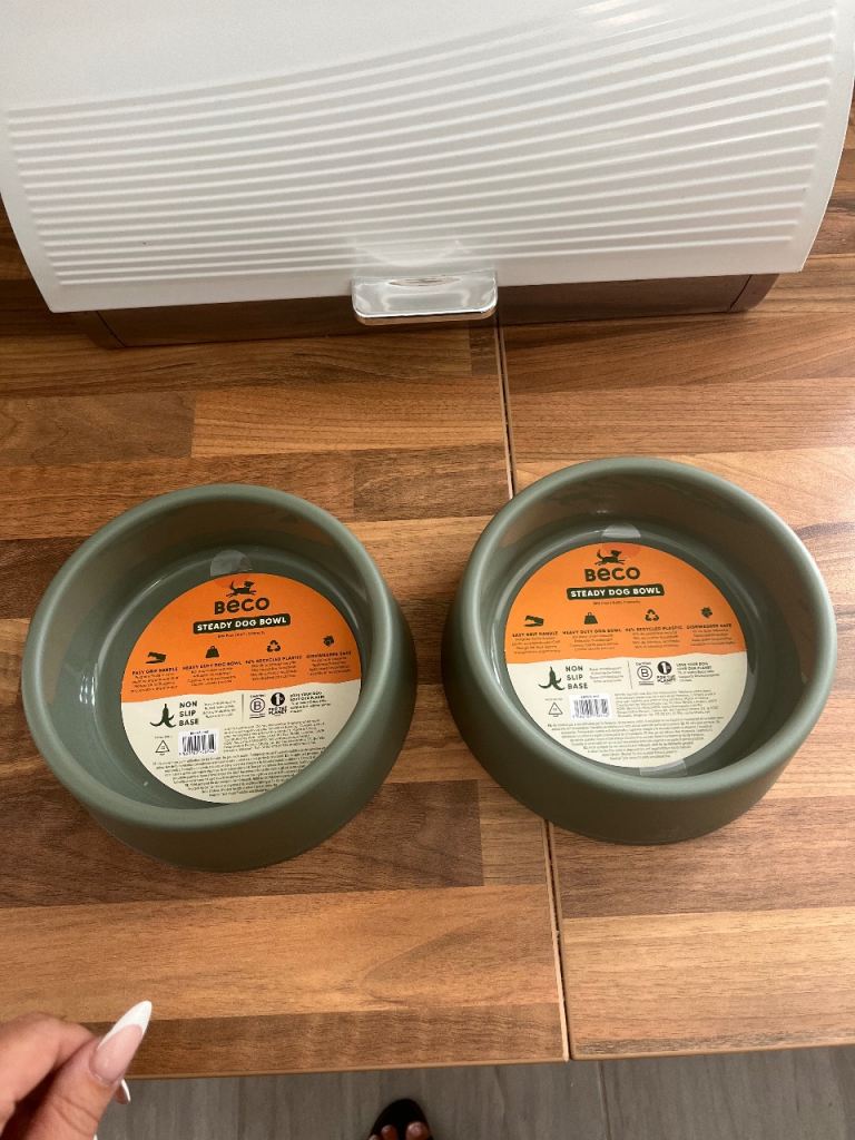 Small Beko plastic dog bowl green x2