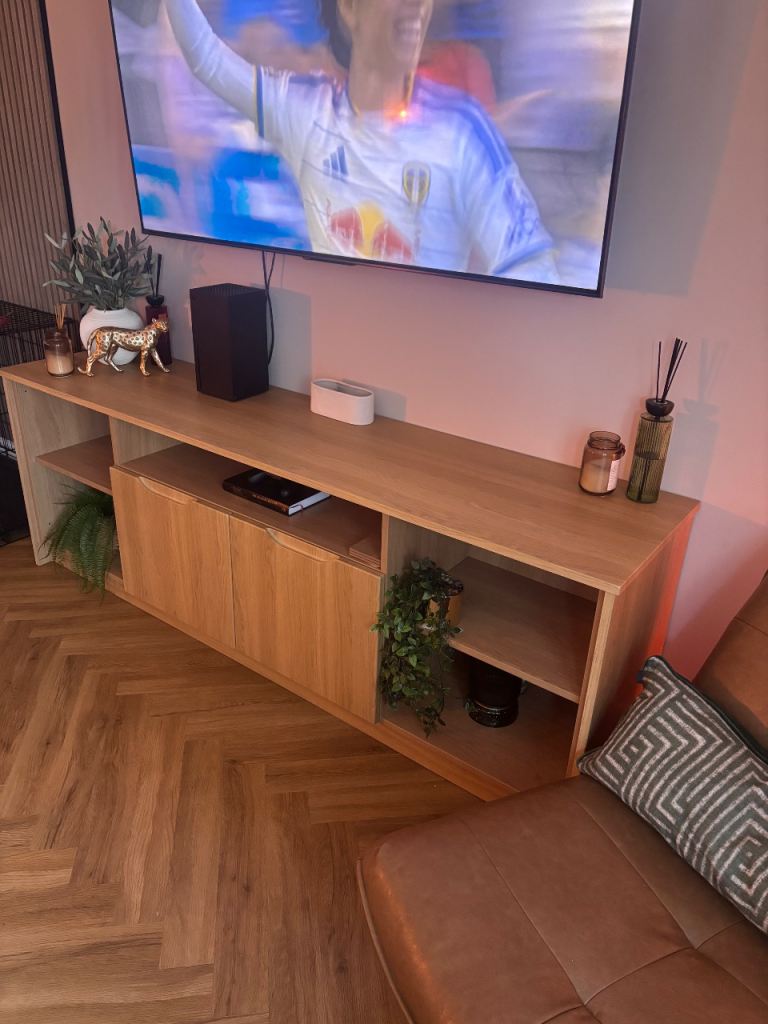 Modern Light Wood Effect Media Unit / TV Stand