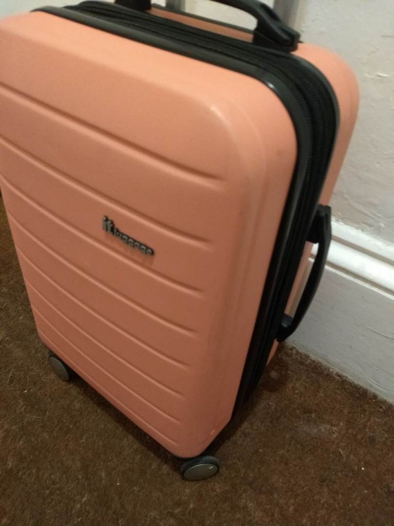 Hard shell cabin case on wheels. It luggage