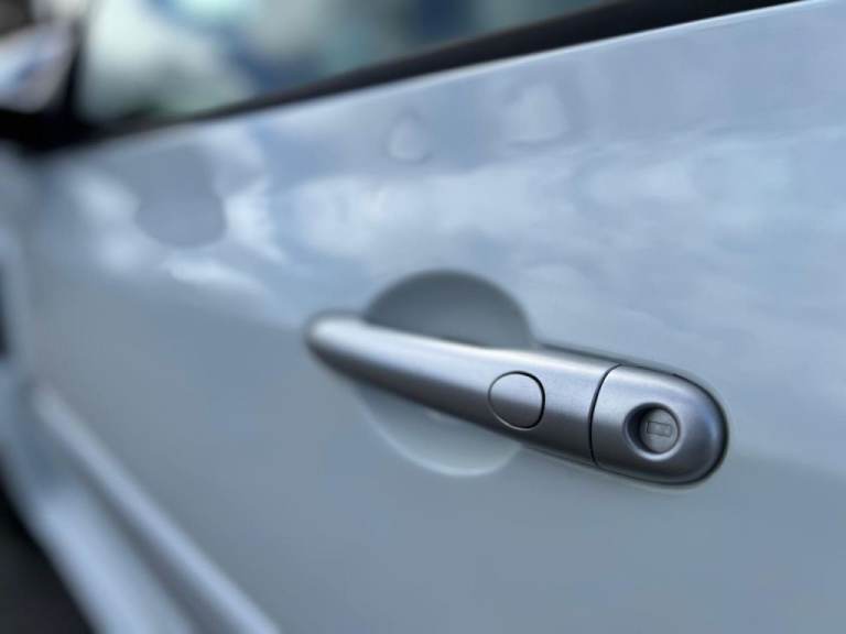  Renault Clio 2.0 16V RenaultSport 200 3dr Petrol