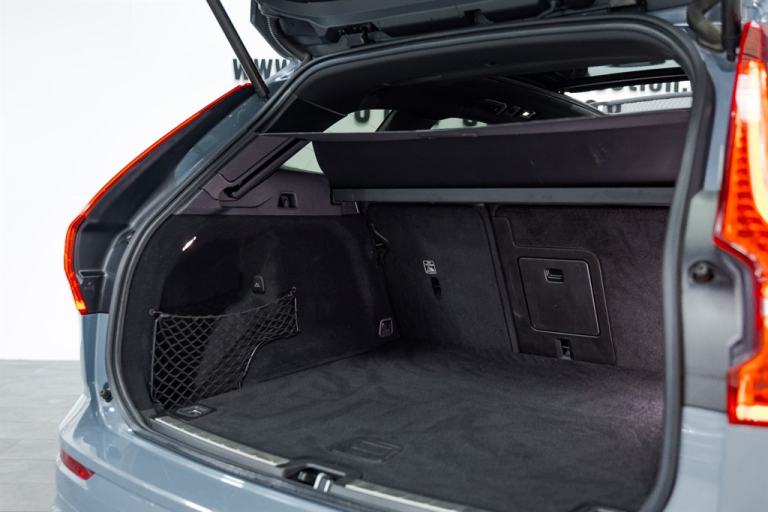 2022 Volvo XC60 2.0 B4D R DESIGN Pro 5dr AWD Geartronic ESTATE DIESEL Automatic