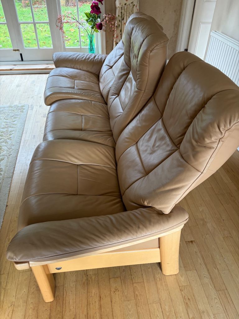 Ekornes Stressless 2 and 3 seater leather reclining sofas