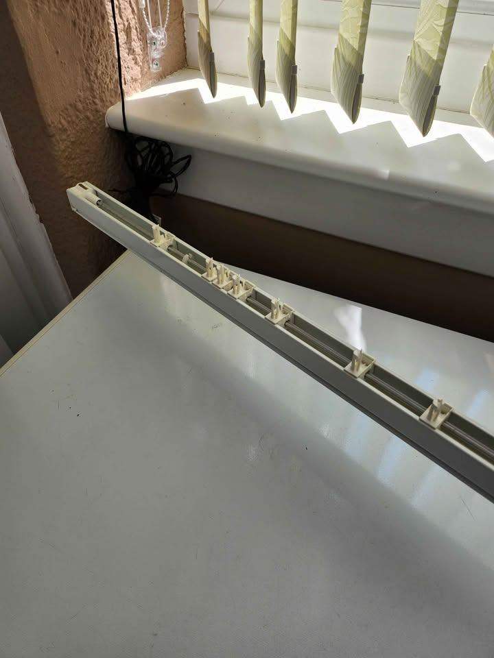 3 White Vertical Blind Rail 