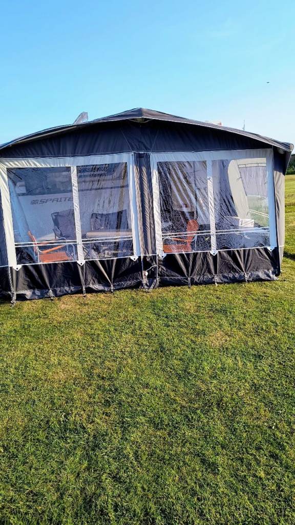 Camptech air awning