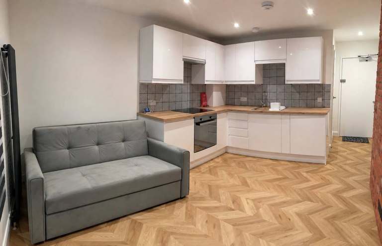 Stunning Studio Flat to rent in  Keyham 