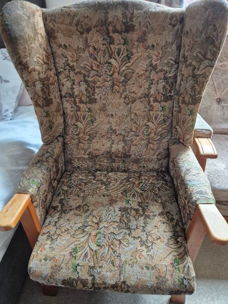 FREE! 3 Vintage & Antique Chair - Collection only