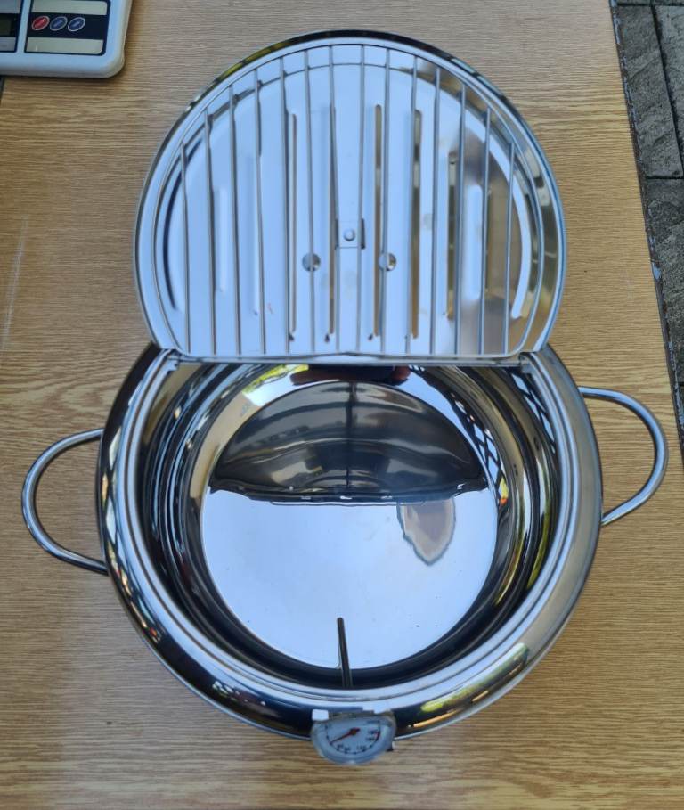 3.4L Deep Fryer Pot 24cm Stainless Steel Japanese Tempura Fryer with Thermometer & Oil Drain Rack.
