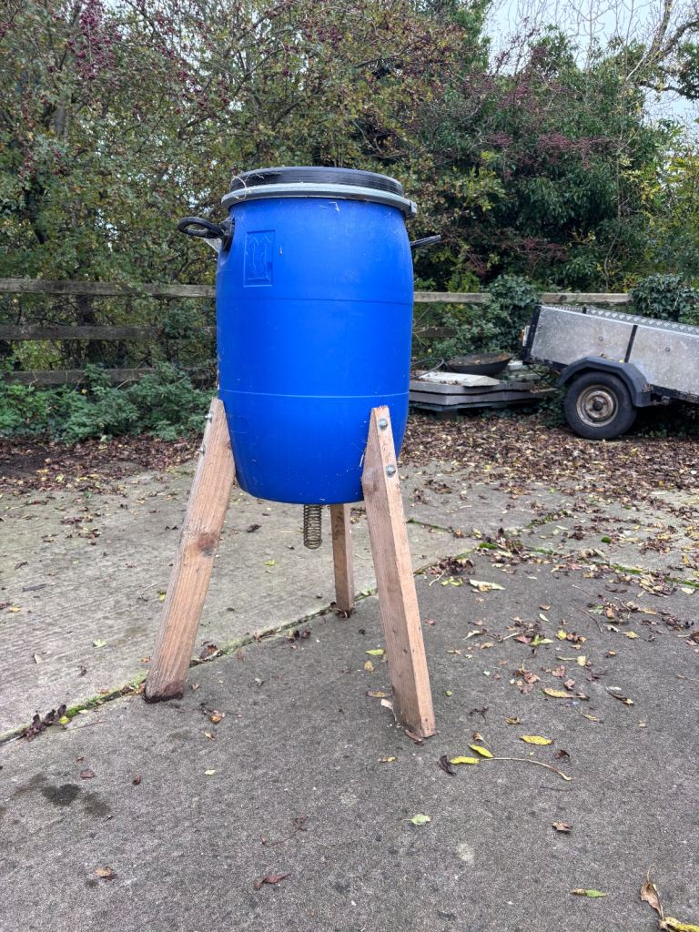 Pheasant / Chicken Feeder 