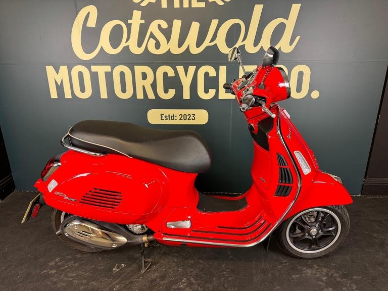 Piaggio Vespa GTS 300 super 23MY