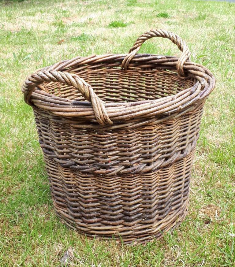 Log basket / Laundrey basket 