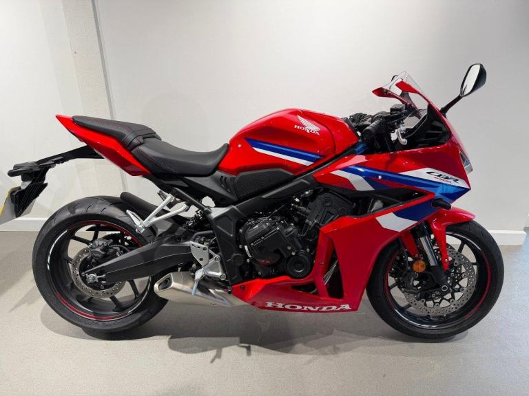 2025 HONDA CBR650R E-CLUTCH, **Pre-Registered Bargain**