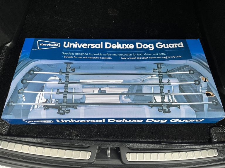 Universal Dog Guard