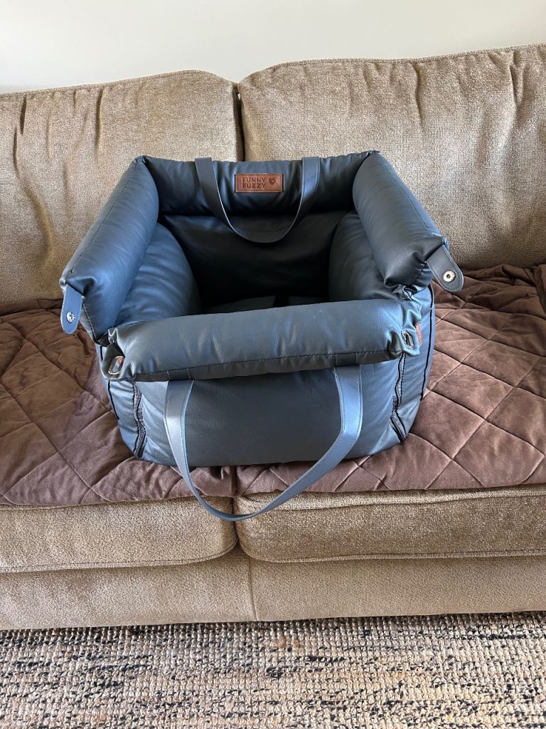 Funny fuzzy dog car bed