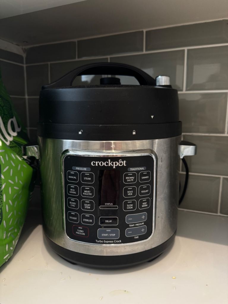 Crockpot slow and pressure cooker 