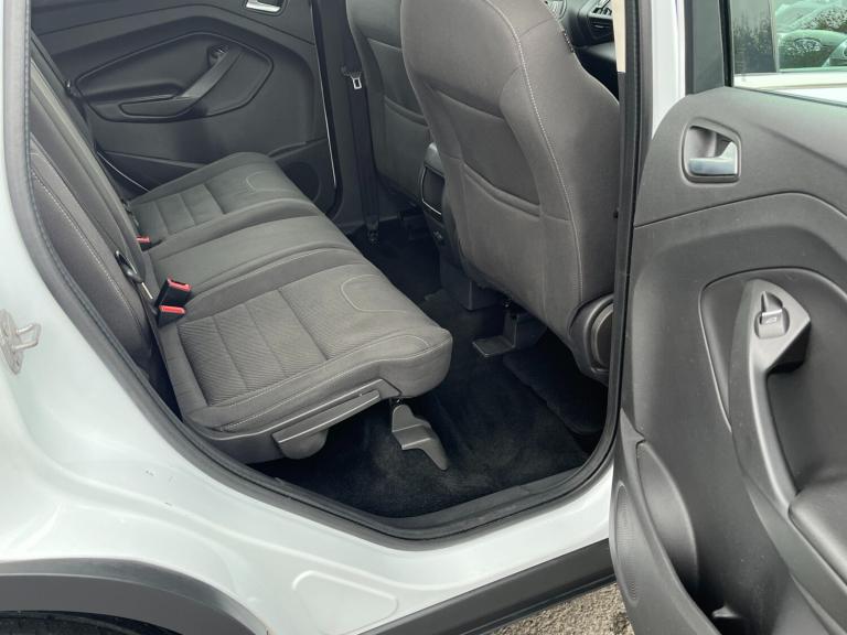 2014 Ford Kuga 2.0 TDCi Zetec 5dr Powershift HATCHBACK Diesel Automatic