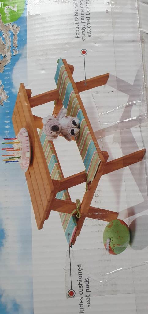 Kids Picnic Table - brand new
