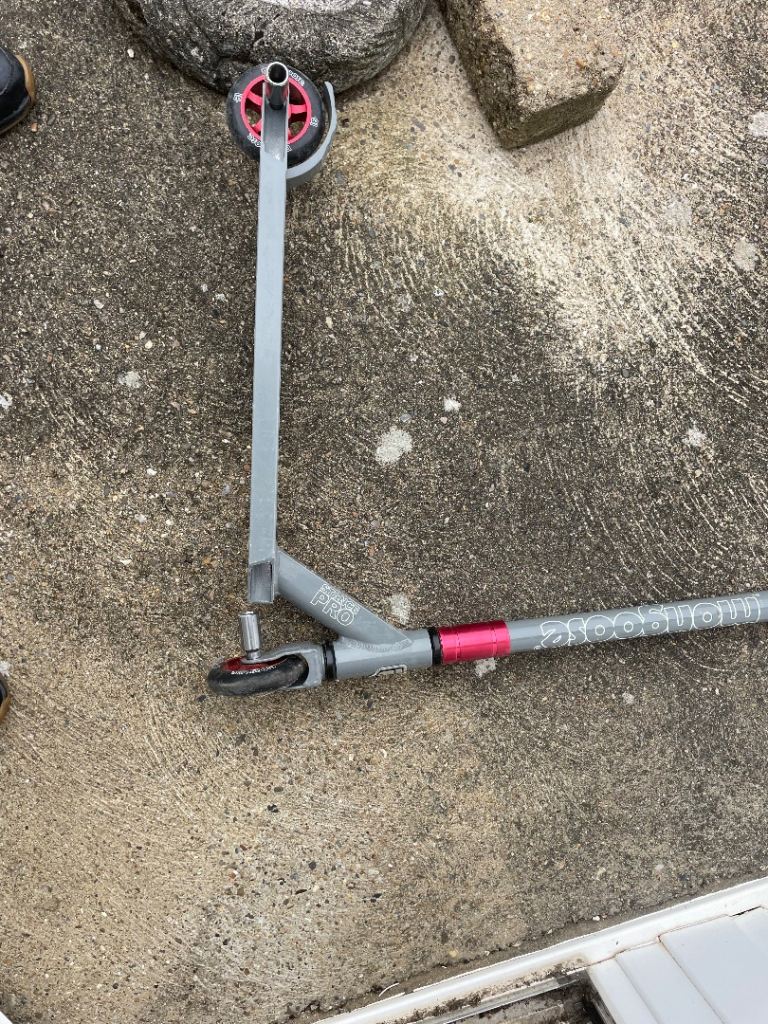 Stunt scooter