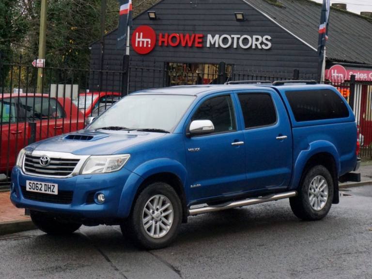 2013 Toyota Hilux 3.0 D-4D Invincible Pickup Diesel Auto 4WD 4dr - Just 61,745 Miles / Full L PIC...