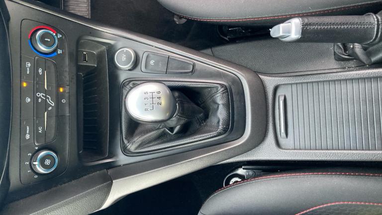 2018 Ford Focus 1.0 EcoBoost 140 ST-Line Navigation 5dr Petrol Hatchback Hatchback Petrol Manual