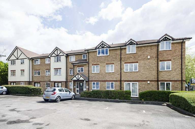 One Bed flat to rent in NW9 Post Code